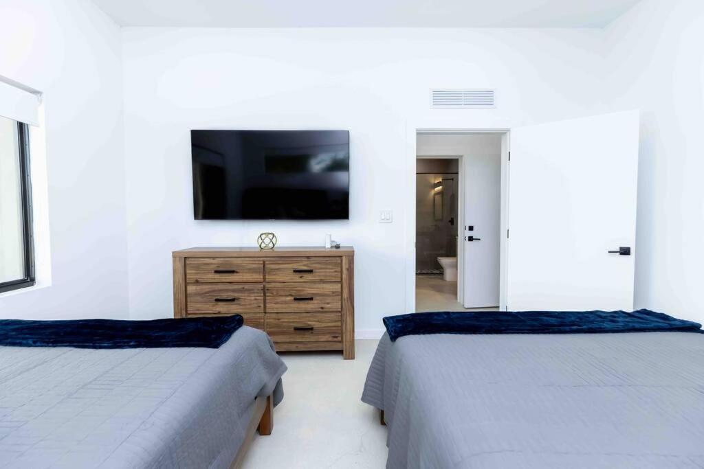 Huge 4 Bedroom Townhouse W/ Private Rooftop & Bbq Miami Exterior photo