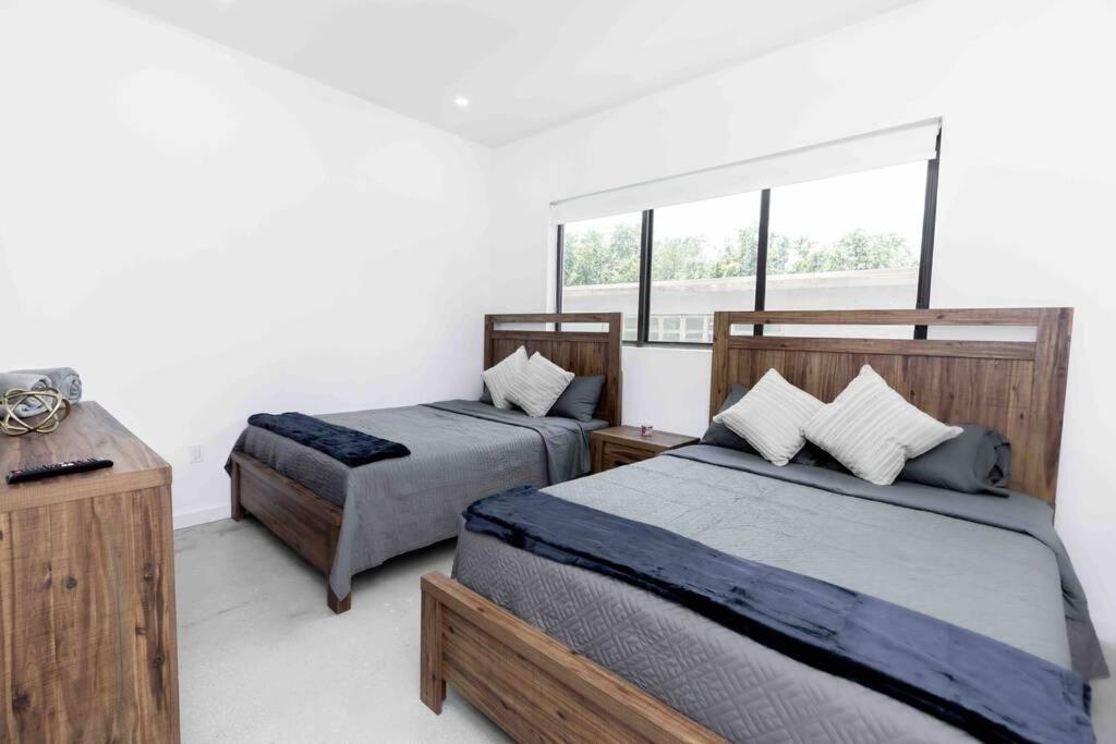 Huge 4 Bedroom Townhouse W/ Private Rooftop & Bbq Miami Exterior photo